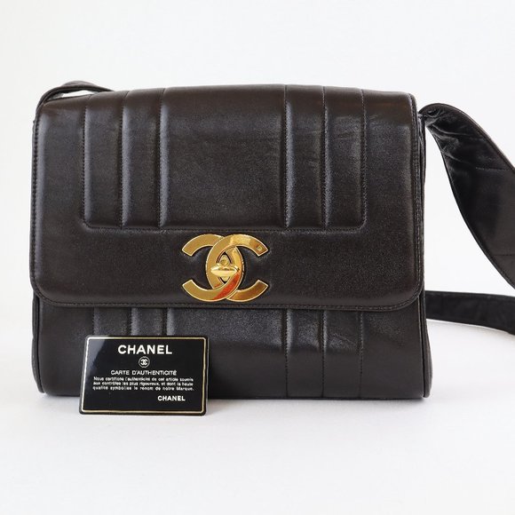 [SOLD] Chanel Lambskin Vertical Flap Medium - XL Logo (EXTREMELY RARE) - Picture 3 of 12